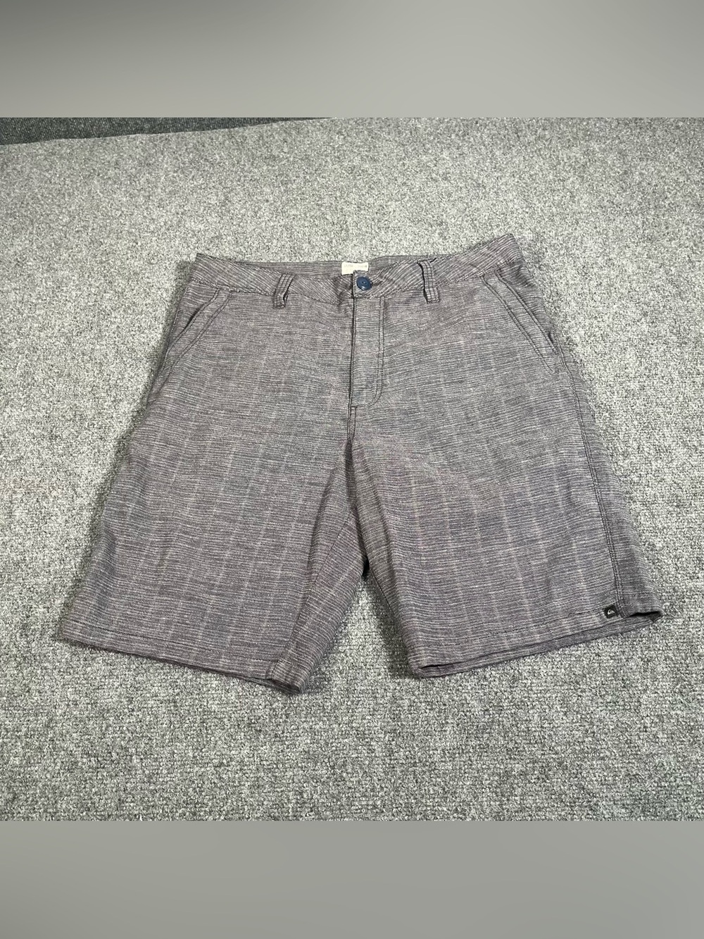 Vintage Quiksilver Shorts Men’s Size 36 Gray Y2K Casual Summer Preppy Striped